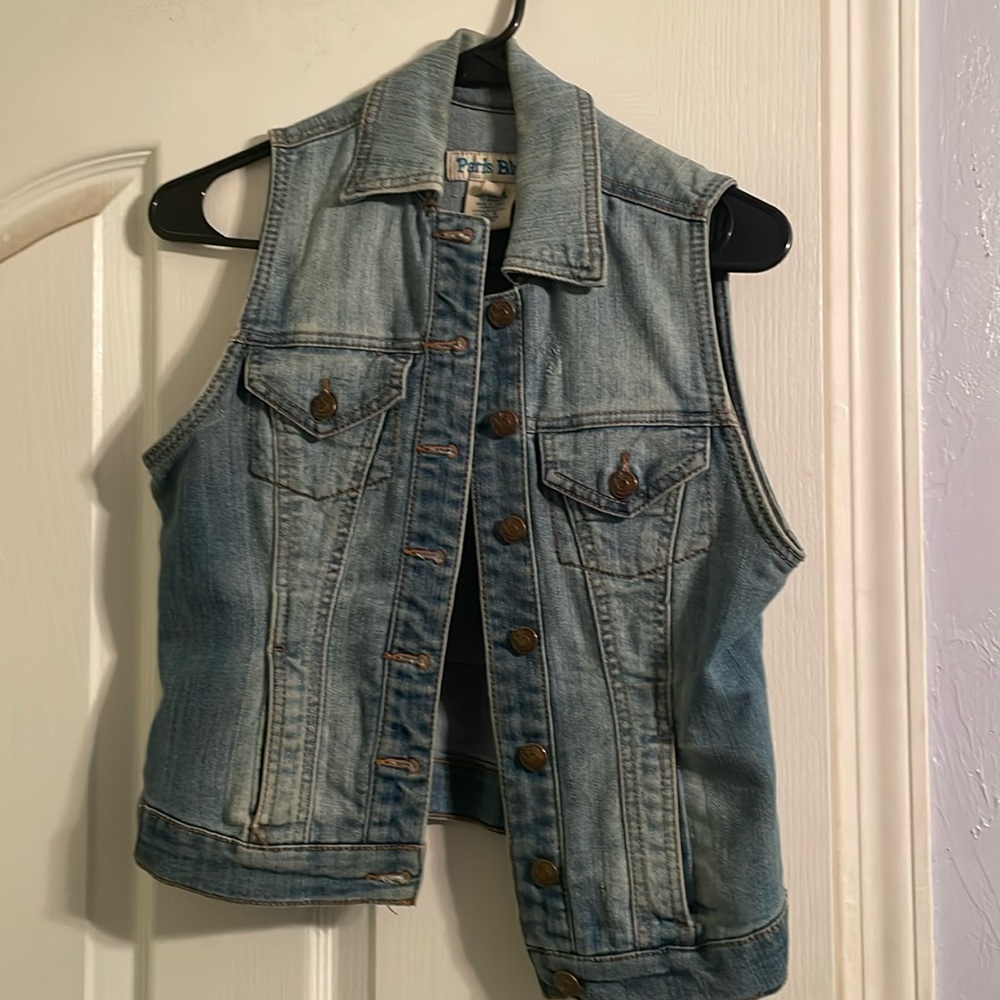 Small sleeveless Paris Blues jean jacket